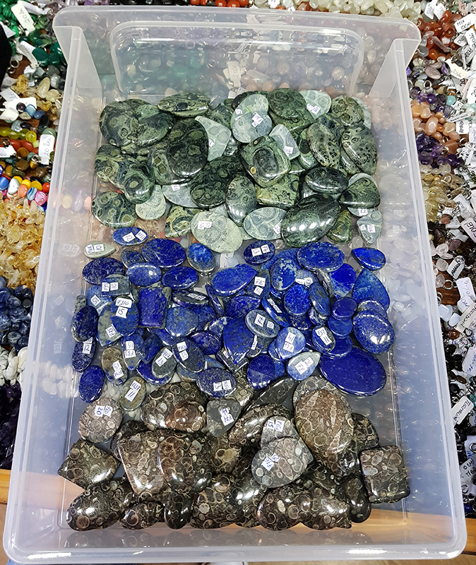 Cabochoane Lapis lazuli, agat turitela, jasp kambaba