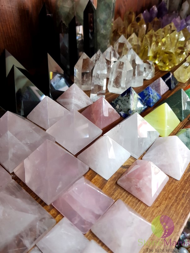 Varfuri si piramide pietre semipretioase naturale