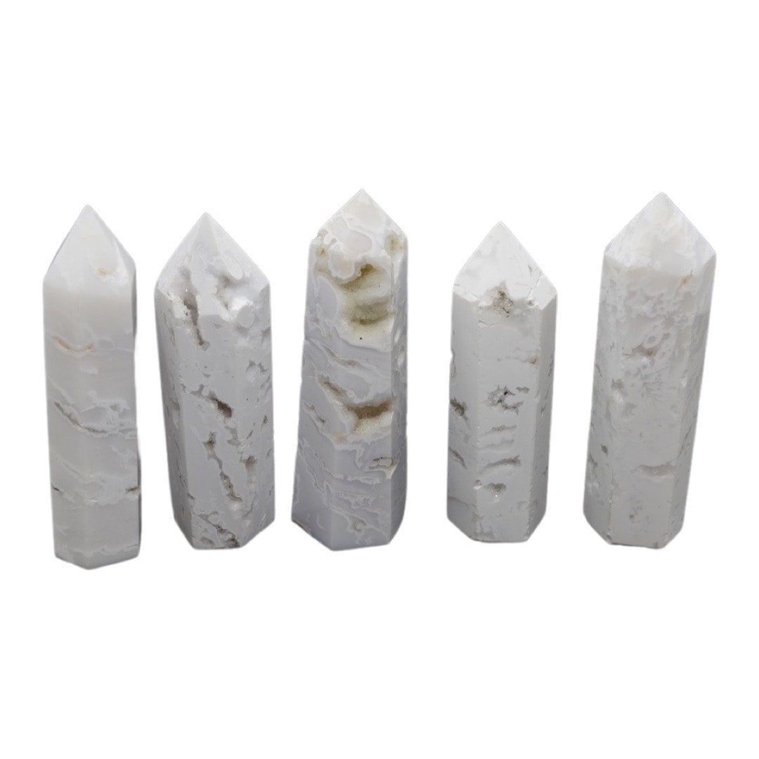 Turn obelisc din agat alb cu cristalizare 6-9cm