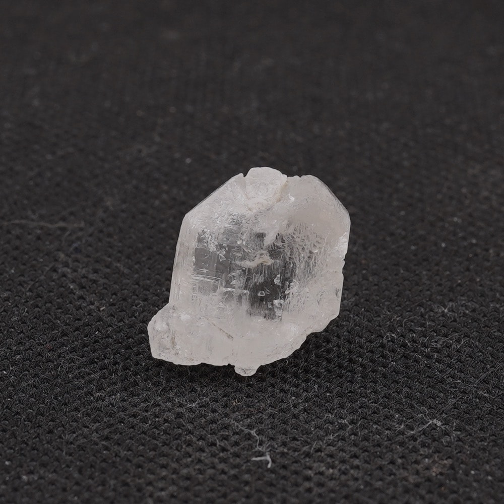 Topaz din pakistan cristal natural unicat a37