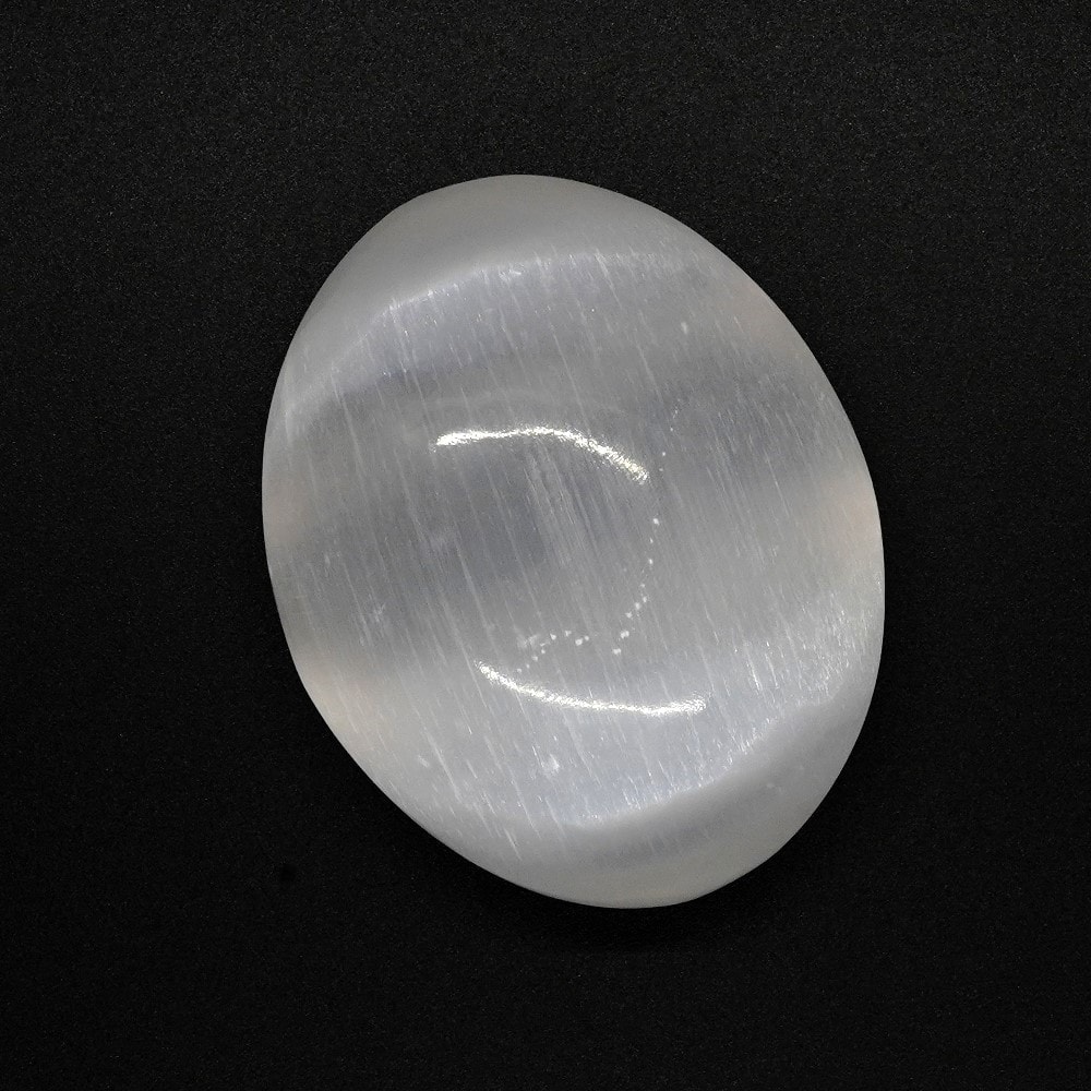 Selenit alb oval slefuit 60mm