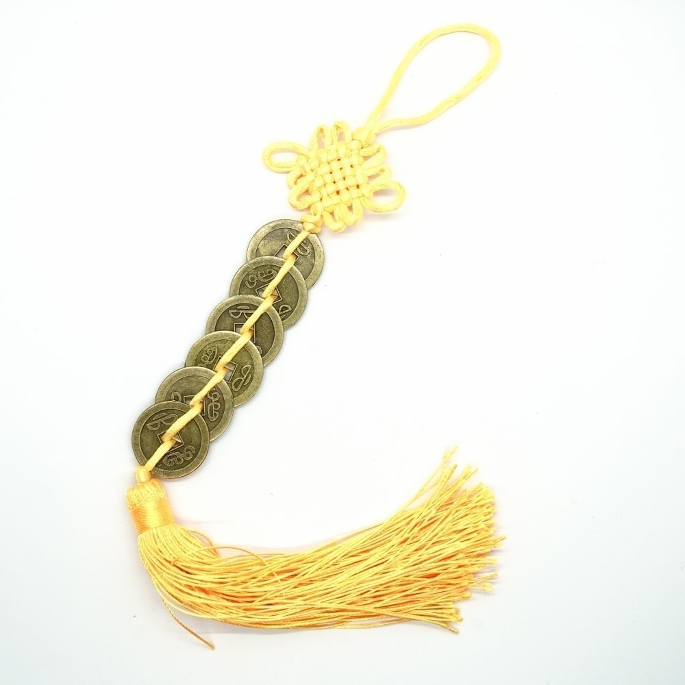 Amuleta canaf feng shui cu 6 monede chinezesti si nod mistic galbena