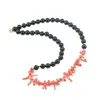 Colier Obsidian negru sfere 8mm si Coral roz freeform 6-15mm centrat cu elemente aurii
