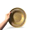 Farfurie rotunda vintage din alama, model gravat cu margine ornamentala, 29cm, imagine 3