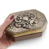 Cutie vintage din lemn cu capac metalic gravat, model ornamental,  13cm, imagine 3