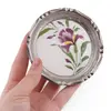 Suport pahar vintage din metal cu insertie decor floare mov, 9,5cm, imagine 3