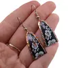 Cercei din cupru trapezoidali, model floral alb pe negru, imagine 3