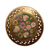 Decoratiune vintage din alama fructiera cu flori gravate pe fundal verde - 12,5cm, imagine 2