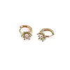 Cercei din inox placat cu aur galben 18k si perla, model floare