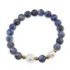 Bratara pe elastic Perle de cultura, bumbi aurii si Sodalit sfere 8mm