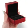 Cutie premium pentru bijuterii cu LED patrata, rosie - 6cm, imagine 4