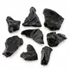 Lot de obsidian negru brut, 100 g – produs pe fundal alb