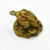Statueta Feng Shui broasca raioasa din rasina 4cm, model 2