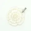 Pandantiv floare sidef alb 48mm