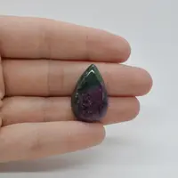 Cabochon Rubin in zoisit 26x17x6mm C69