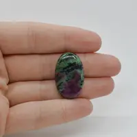 Cabochon Rubin in zoisit 27x17x5mm C30