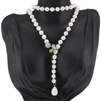 Colier reglabil cu Perle de Mallorca albe si accesoriu fluture auriu, 8mm