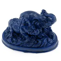 Statueta Feng Shui Elefant si Rinocer pe suport cu valuri - 6,5cm