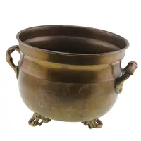 Vas vintage din alama pe picioare, cu manere laterale ornamentale, 16cm