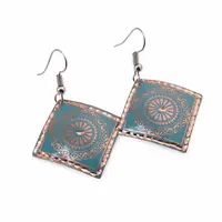 Cercei din cupru patrati, model mandala soare bleu