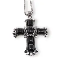 Colier cu pandantiv argintiu cruce din Onix, 8cm Colier cu pandantiv argintiu cruce din Onix, 8cm