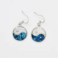 Cercei Yin Yang din scoica abalone, cu agatatoare