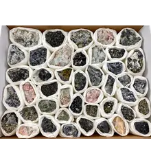 Cutie cu minerale pentru colectie, specimene unicat din Bulgaria - 2 Kg