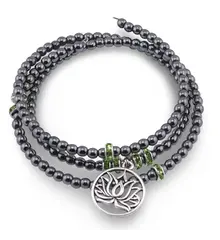 Bratara tripla ajustabila cu pietre semipretioase, Hematit sfere 4mm cu charm floare de lotus si zirconiu verde