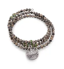 Bratara tripla ajustabila cu pietre semipretioase, Jasp dalmatian albastru sfere 4mm cu charm floare de lotus si zirconiu verde
