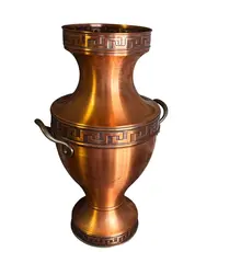 Vaza ornamentala din cupru decorata cu motiv geometric grecesc, 48cm