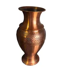 Vaza vintage decorativa din cupru gravat cu motive vegetale, 50cm