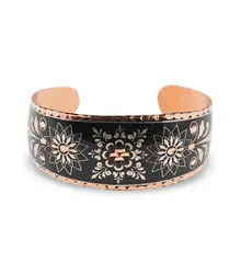 Bratara reglabila lata din cupru cu design floral pe fond negru