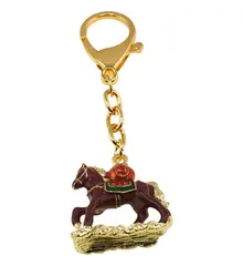 Amuleta breloc feng shui din metal Calul Tributului cu sacul prosperitatii, 2026