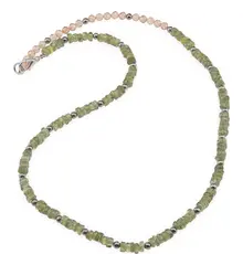 Colier Granat verde rondele 4mm, Zirconiu sfere fatetate 4mm si bumbi argintii