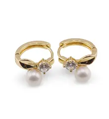 Cercei din cupru placat cu aur galben 18k, model cu frunza, Perla si Zirconiu