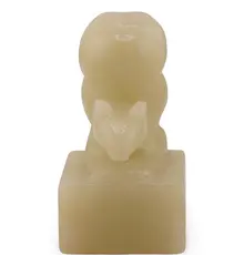 Figurina gravata din Jadeit in forma de sobolan