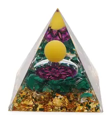 Piramida orgon Malachit cu floarea vietii, foita de aur si sfera Jad galben, 5cm
