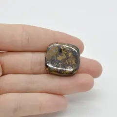 Cabochon Bronzit 23x23x6mm C65