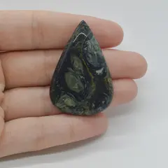 Cabochon Jasp Kambaba 44x29x5mm C104