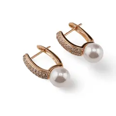 Cercei din cupru placat cu aur roz 18k cu perla si trei randuri de zirconii, 21mm