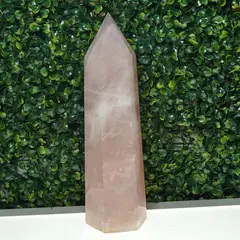 Turn / Obelisc din Cuart roz, A6
