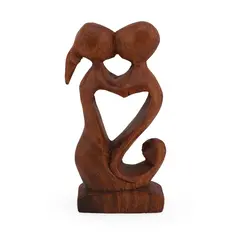 Statueta artizanala din lemn reprezentand un cuplu imbratisat, 10cm