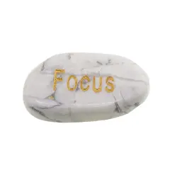 Cristal slefuit Howlit cu afirmatie gravata - Focus