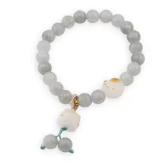 Bratara pe elastic cu Cuart gri sfere 8mm si charm Maneki Neko