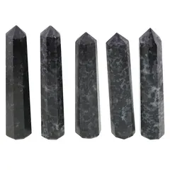 Turn / Obelisc cu opt fatete din Merlinit , 80-100g