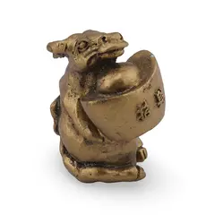Statueta Feng Shui Bivol cu pepita in brate din rasina, 4,5cm
