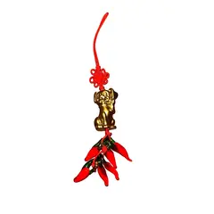 Amuleta feng shui Caine cu ardei rosii