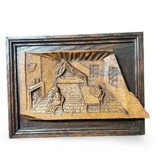 Tablou vintage sculptat manual in lemn, scena de interior rustic, 29cm