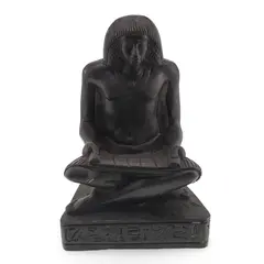Statueta egipteana vintage din rasina neagra, scrib antic cu sul de papirus, 18cm