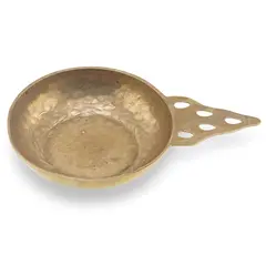 Bol vintage din alama ciocanit manual cu maner perforat, 16,5cm